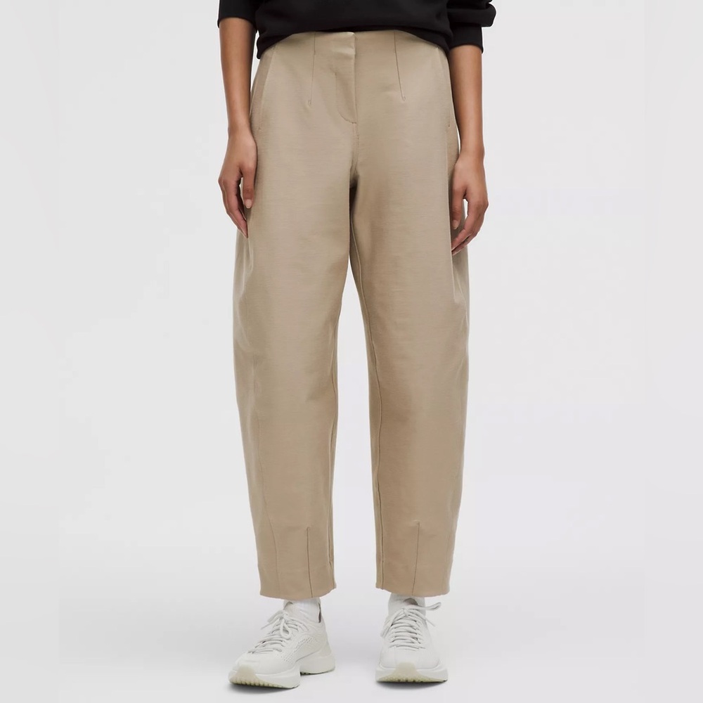 NWOT LuluLemon Utilitech Twill Mid-Rise Barrel-Leg Pant